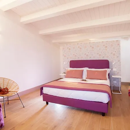 Radicata Tuscany Relais בית חווה *