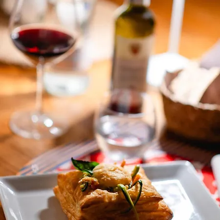 בית חווה Radicata Tuscany Relais אלביניה